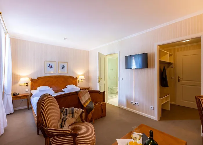 Hotel Romantik Zehntkeller 3*