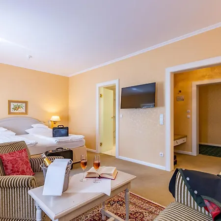 Hotel Romantik Zehntkeller 3*