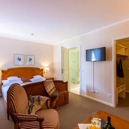 Hotel Romantik Zehntkeller 3*